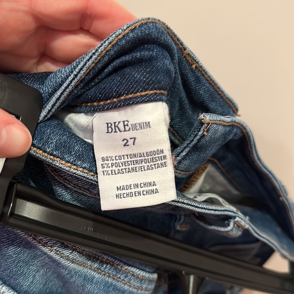 BKE mom jean. High rise size 27 - Picture 3 of 4
